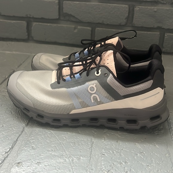 On Cloud vista Trail Running Shoe W8.5 - Picture 2 of 7